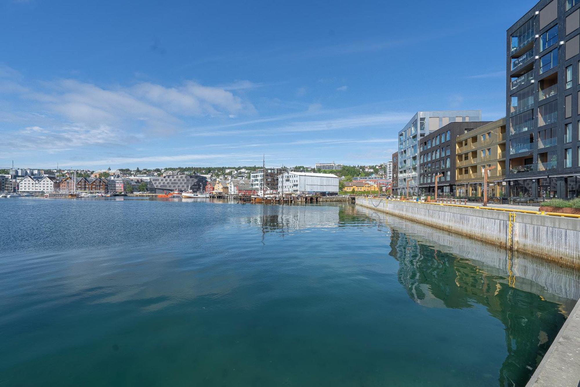 Sleek 1bd With Sea View Appartamento *