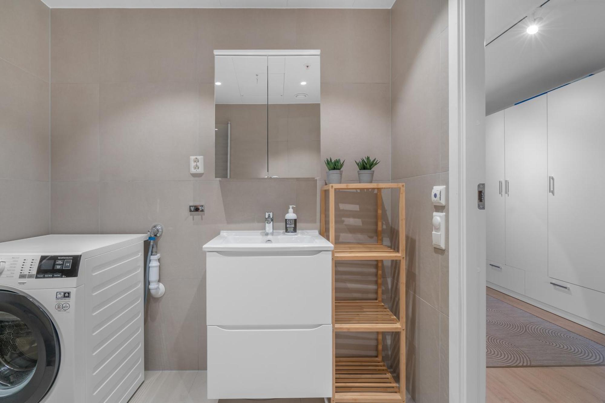 Sleek 1bd With Sea View Appartamento *